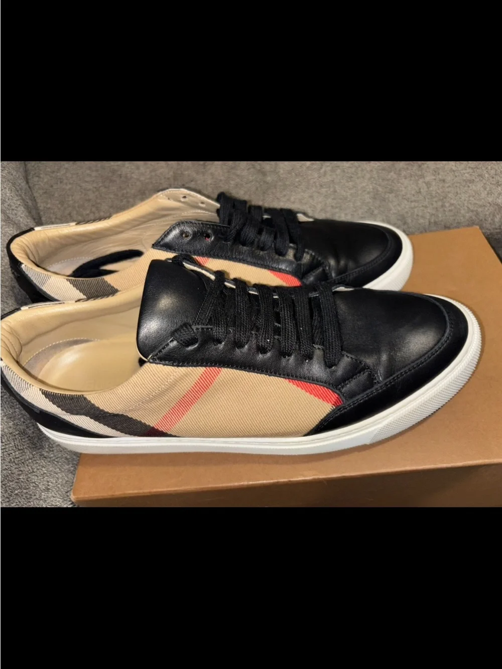 Burberry stylish low